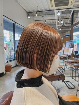 スペックホルダー(Spec Holder) 切りっぱなしボブ×艶感ライトブラウン