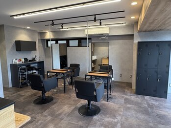 ブランクバイスカイ(Blank by SKY)の写真/横浜から一歩離れたところにある隠れ家サロン。非日常的なお洒落空間でトレンドをおさえたスタイルに。