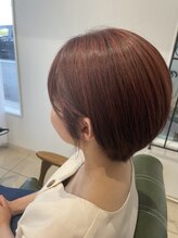 ミント(minto)&nbsp;クールショート丸みショートハイライトピンクカラー髪質改善前髪
