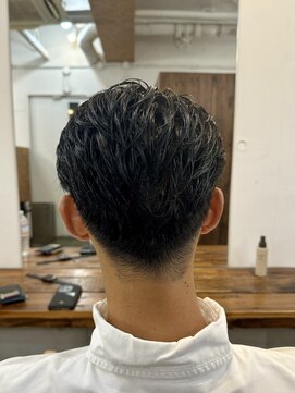 ファルベ(Farbe) フェザー/サーフカール/センターパート/波巻きツイスパ