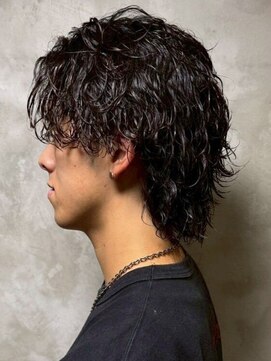 ディスイズバーバーサード(THIS IS BARBER 3rd) ミディアムウルフ ナチュラルパーマ センターパート