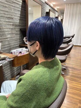 アミカ シーモール店(Amica) 青髪カラー