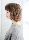 シースルーバングのゆるふわボブ
