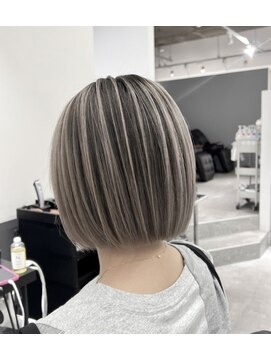 シエラ 心斎橋(CIERA.) CIERA.バレイヤージュ×切りっぱなしボブ