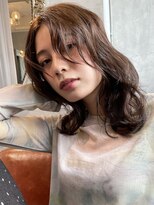 レティ(lety)&nbsp;ミディアム×ウェーブパーマ　こなれ感が出る大人の人気ヘア