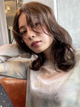 レティ(lety) ミディアム×ウェーブパーマ こなれ感が出る大人の人気ヘア