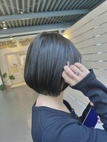 シダ(sida)&nbsp;「10代20代30代丸みショートボブ」　鹿毛