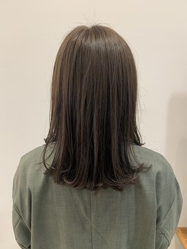 レナークルグラン(LENAHC Le grand) ミディアムストレートスタイル