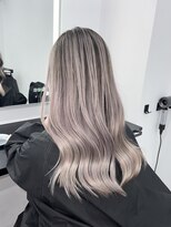 エゴ 池袋(EGO)&nbsp;10代20代30代外国人風バレイヤージュ　ハイライトカラー