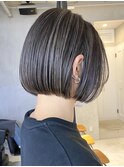 ショートヘア顔周りレイヤーブリーチダブルカラーショートボブ