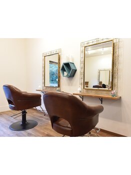 男女共に大人世代の方が落ち着いて過ごせるプライベート空間が魅力♪年齢問わず通い続けられるサロンです☆