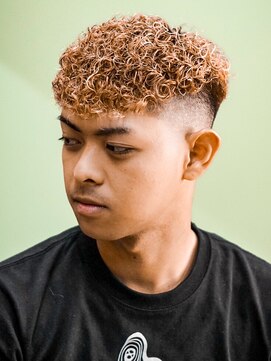 プロショップウェーブ(PRO SHOP WAVE) スペインカール/フェザーパーマ/メンズパーマ/テーパーフェード