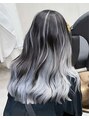 ミーヘアサロン 東京 池袋(MI HAIR SALON)&nbsp;ダークからシルバー溶け込む透け感たっぷりシアーグラデーション