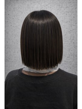 テラ(terra) 小顔効果抜群のワイドバング×ストレートボブ