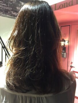 ロンド ルージュ 銀座店(Lond rouge) 赤味はこの秋オススメのカーキ系で消す！〈担当　小林瑞歩〉