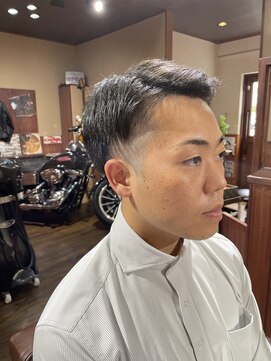 カットスペース キャロル(CUT SPACE CAROL) ツーブロ