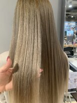 リー 京橋(Lee) ブリーチカラーでベージュカラー 山下志穂