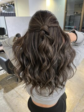 メリー オオサカ(Merly Osaka) くすませすぎないブラウンハイライトが人気！_natural brown_