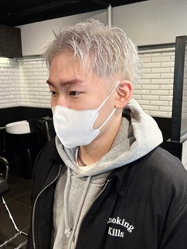 ビンゴ(BINGO) 1040ハイトーンカラーアップバング束間ツーブロック刈り上げ