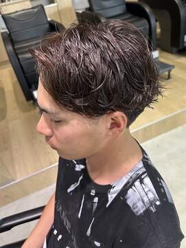 フィフス 天神大名(fifth) センターパートニュアンスパーマツーブロックメンズパーマ束感