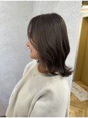 くびれミディアムヘアで伸ばしかけの髪型もかわいく！