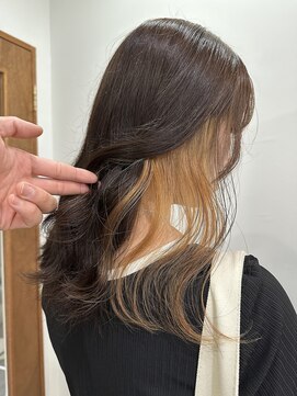 サクラ オモテサンドウ(SAKURA) 学校や仕事で隠せるバレないインナーカラーベージュ