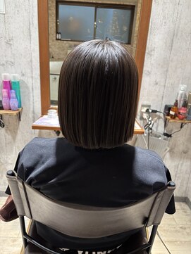 ファボリ(favori) 切りっぱなしワンレンボブ