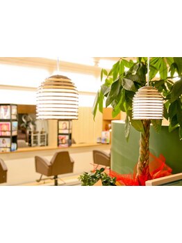 【お子様と一緒に来店OK】家族皆が”笑顔”になる美容室♪気軽にいけるけど仕上がりはプロの技で大満足！