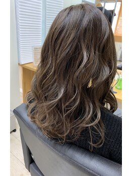 クレセント(Crescent)の写真/白髪染めが人気！ダメージレスにこだわった施術で、艶感も色持ちも◎大人女性の魅力を引き出すカラー♪
