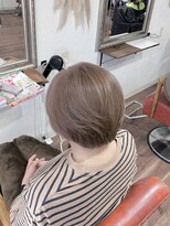 ヘアメイク アンフィ(amphi)&nbsp;白髪ぼかしベージュ .~*＊..