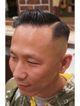 アクセプトザワールドバーバー(Accept the world barber) パートスタイル×スキンフェード