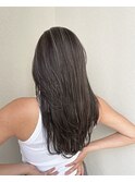 筋感のある細めハイライト外国人風オフィスで浮かないハイライト