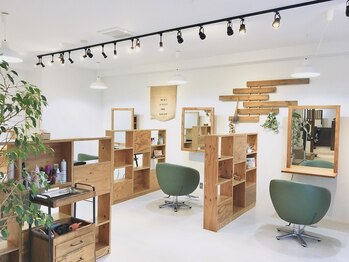 ヴィアラ(Hair Make ViaLa)の写真/大人女性のための上質サロン。こだわりの技術で自分史上最高のスタイルに！毎日頑張るあなたにご褒美を♪
