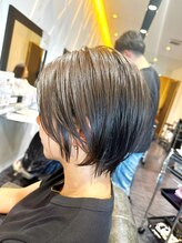 ヘアメイク ジール 羽黒店 流行りショートスタイル