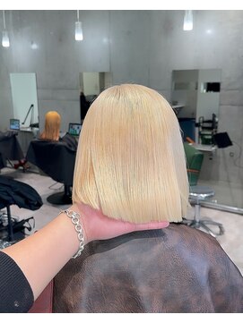 モニカ(MONIQA) ブロンド