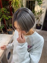 ヲタク(wotaku.)&nbsp;グレージュカラーシルバーカラーハイトーンショートダブルカラー