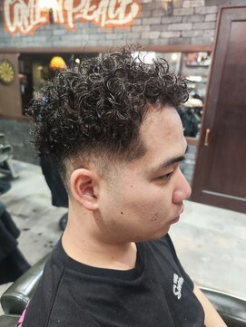 フォーコーナーズカットショップスリーセント 栄(FourCornersCutShop 3/cent) カーリーパーマ/スパイラルパーマ/フェードカット