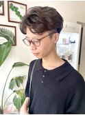 フェザーパーマセンターパート刈り上げショートフェザーショート