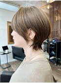 くびれショート×白髪ぼかしカラー