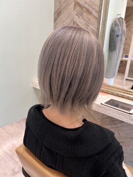 シュガーイシノマキ(SUGAR ishinomaki) ホワイトグレージュ