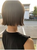 インスタ人気　10代、20代外ハネボブ透明感アディクシーカラー