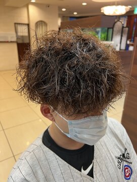 ファーレンピュアスウィート(fahren-pure-suite) 強めツイストパーマ