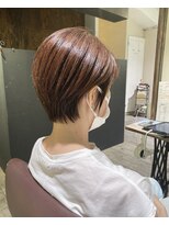 インス(ensue)&nbsp;大人美人ワンカール小顔補正立体カットショートうるツヤ艶感前髪