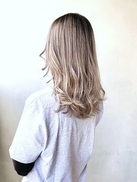 リコラックスビー(LICO LUXBE) バレイヤージュホワイトシルバー