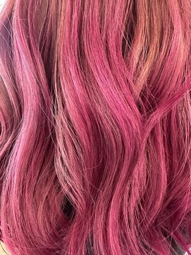 ネウィ 大分中央町店(newi) 【まーぼー】@maa___bo_ ☆アナタが主役！派手髪ピンクカラー☆