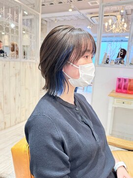 レイラバイアフロート 吉祥寺(Lila by afloat) インナーカラーブルー/くびれボブ/外ハネボブ/ポイントカラー