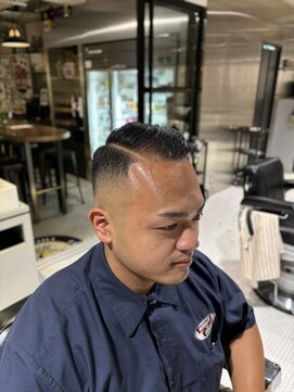 フランクスバーバーザスタンド(Frank’s barber the stand) ヘアスタイルF