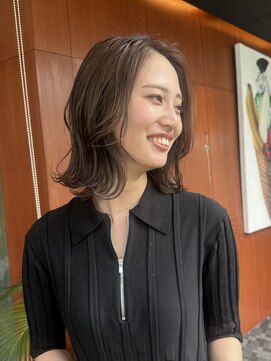 アンジョ(Anjo) ロングボブ×透明感アッシュベージュ