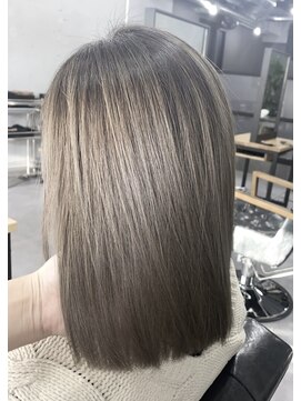 ウェイビー 桜木町店(WAVY) 【ブリーチ履歴あり】くすみ系アッシュグレーカラー