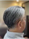 白髪を活かしたグレイヘア